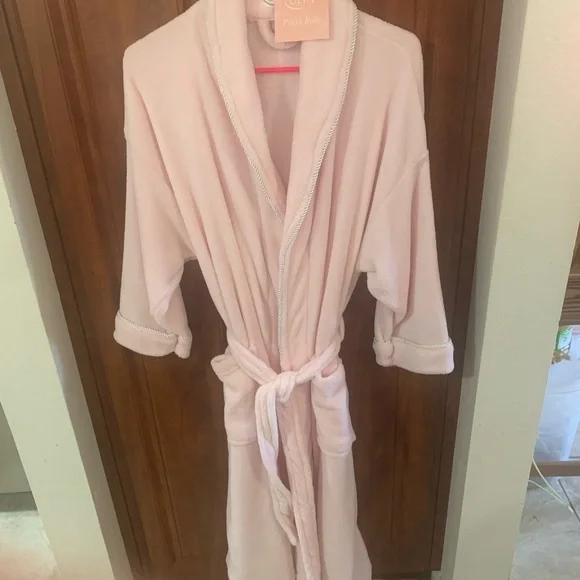 ULTA PINK BRAIDED PLUSH PINK BATHROBE - Picture 1 of 4